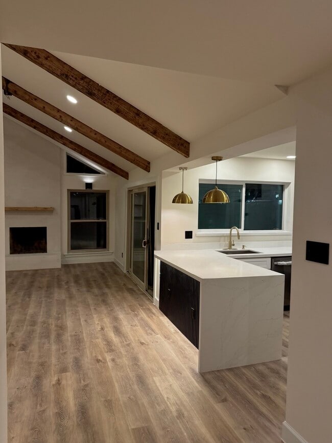 Building Photo - 2407 Bradford Dr