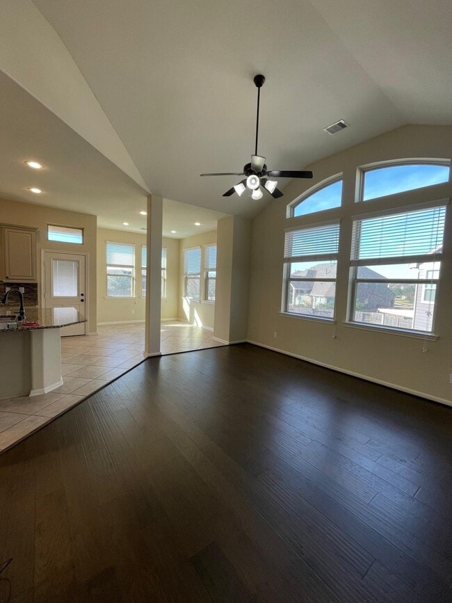 Building Photo - 23331 Del Rosso St