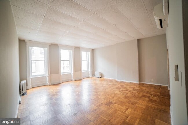 Building Photo - 2116 Walnut St