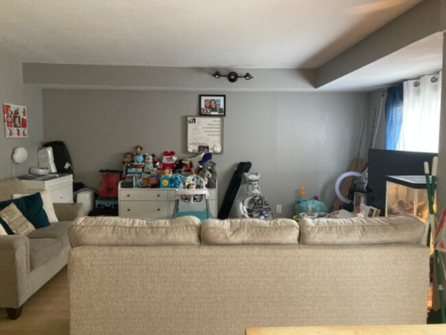 Building Photo - 257 Grantwood Ave