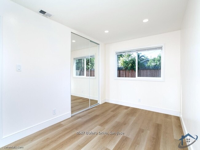 Building Photo - 4587 Bolero Dr