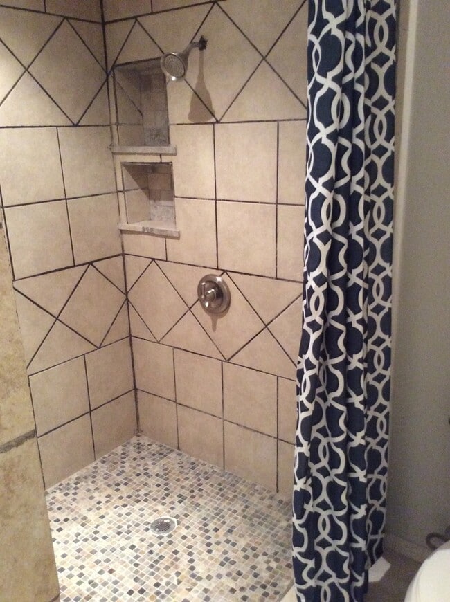 Building Photo - GREAT COLLEGE PROPERTY--PRE-LEASING FOR AUGUST! Completely Updated! 3 bedroom/2 bath Close to TTU...