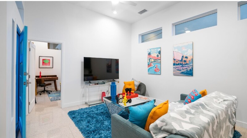 Building Photo - 473 W Sunview Ave