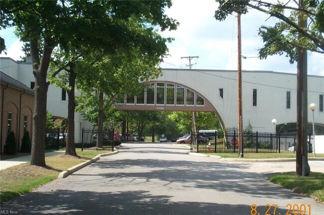 Building Photo - 1216 5th Ave