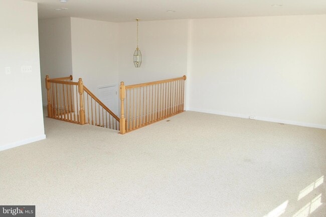 Building Photo - 13570 Village Green Dr