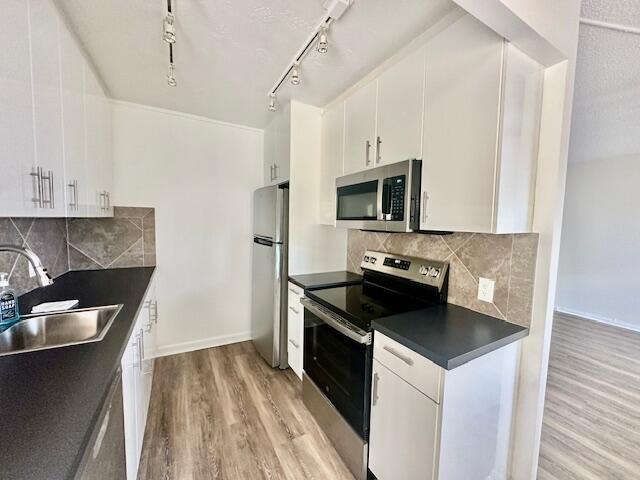 Building Photo - 3080 Cornwall D