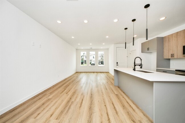 Building Photo - 5201 Fairchild St