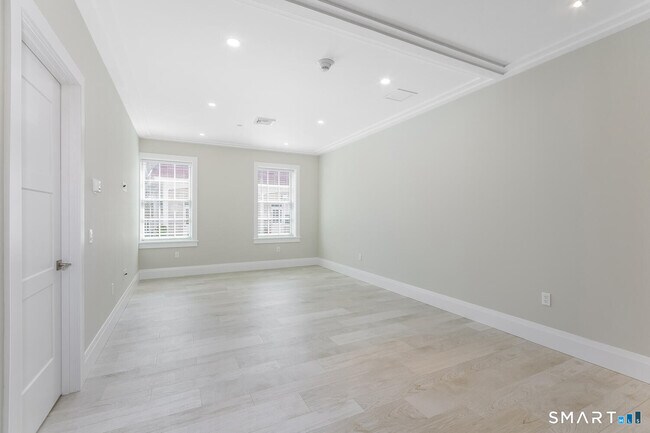 Building Photo - 1990 Bronson Rd