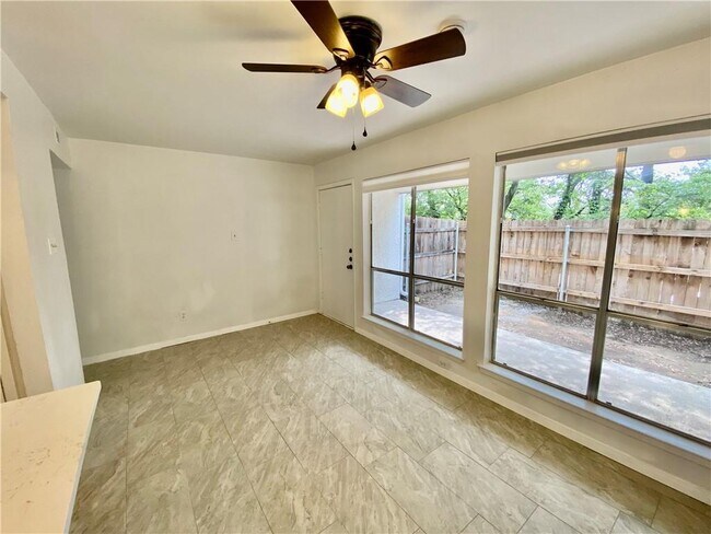Building Photo - 6910 Hart Ln