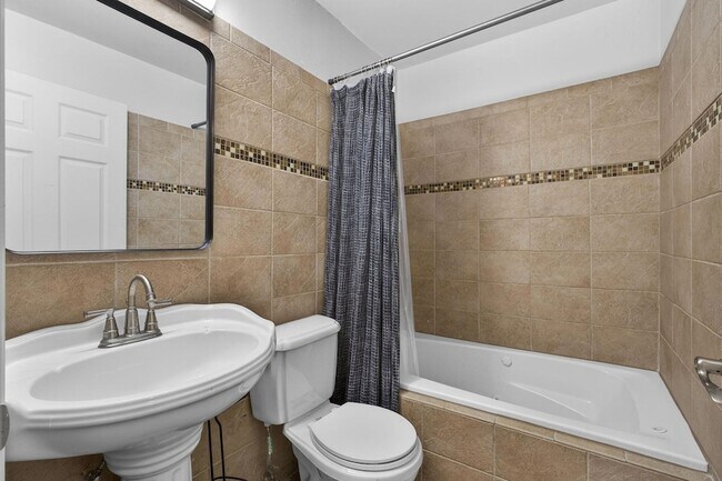 Building Photo - 16932 Okeechobee Blvd