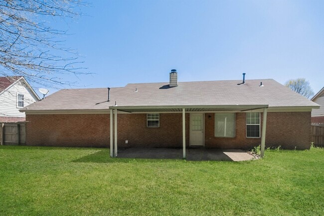 Building Photo - 5521 April Forest Dr
