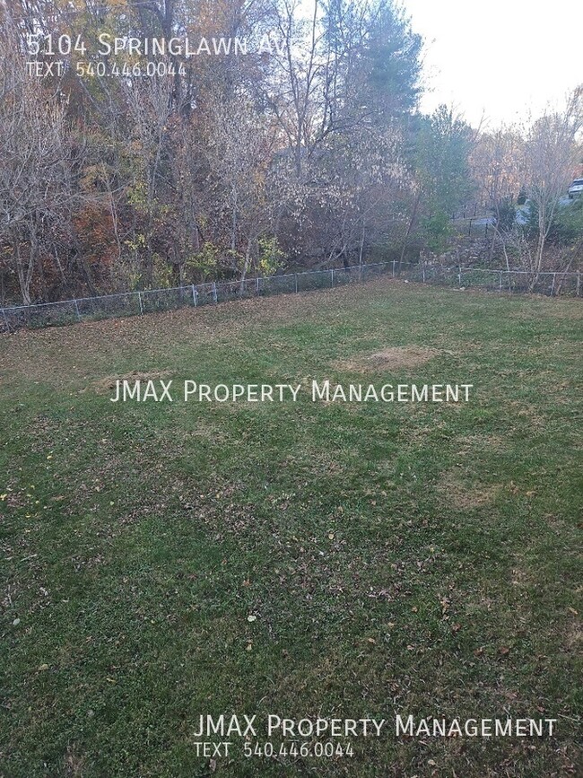 Building Photo - This property has a no security deposit op...