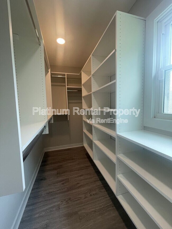 Building Photo - 2216 Shancey Ln