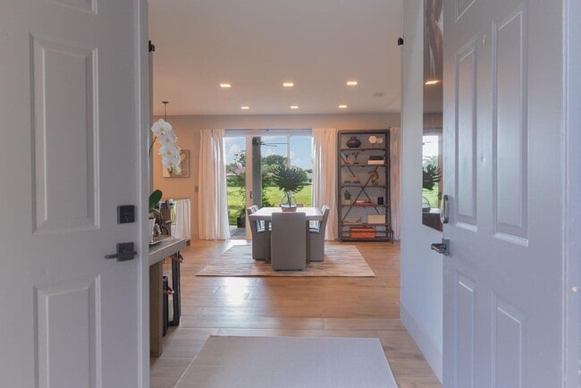 Building Photo - 11829 Pebblewood Dr