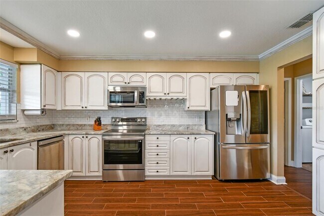 Building Photo - 17737 Esprit Dr