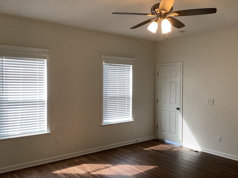 Building Photo - 249 Cavanaugh Dr
