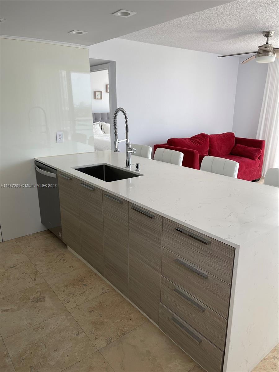 Building Photo - 8911 Collins Ave