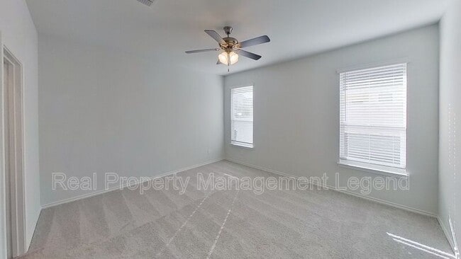 Building Photo - 8998 Fair Oaks Dr