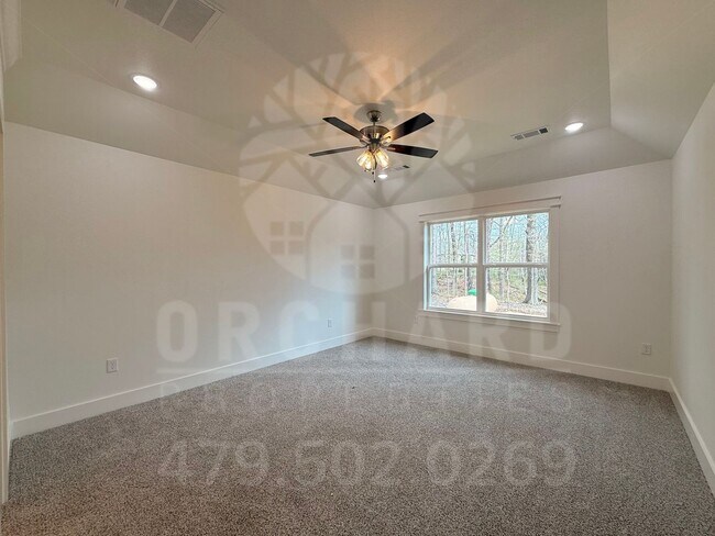 Building Photo - 15 Lochgilphead Ln
