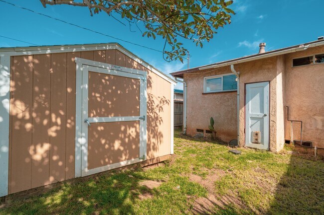 Building Photo - 1611 S Tremont St