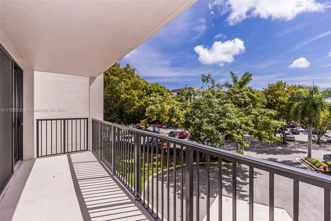 Building Photo - 1301 River Reach Dr
