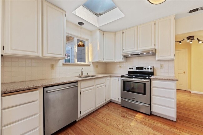 Building Photo - 833 Ocean View Ave