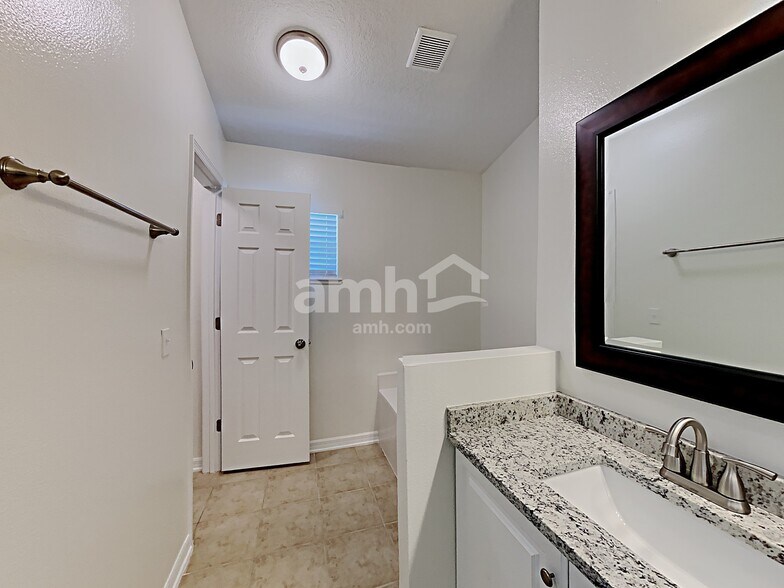 Building Photo - 5251 Silver Thistle Ln