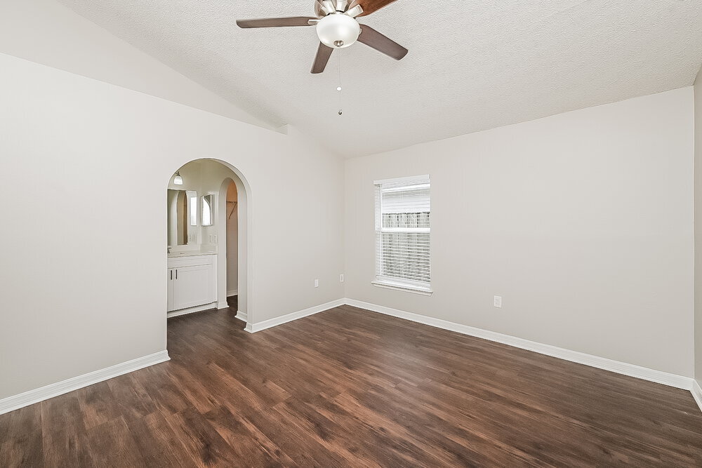 Building Photo - 30615 Double Dr