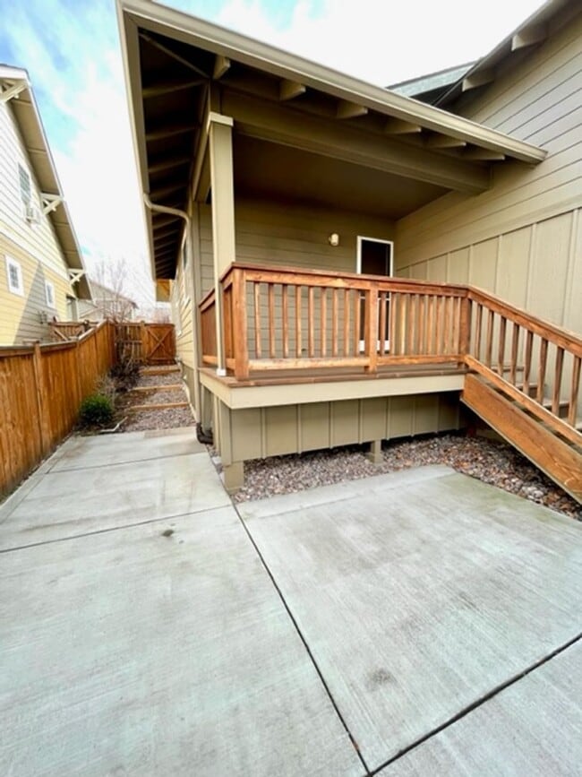 Building Photo - Great home in NE Bend!  New listing!