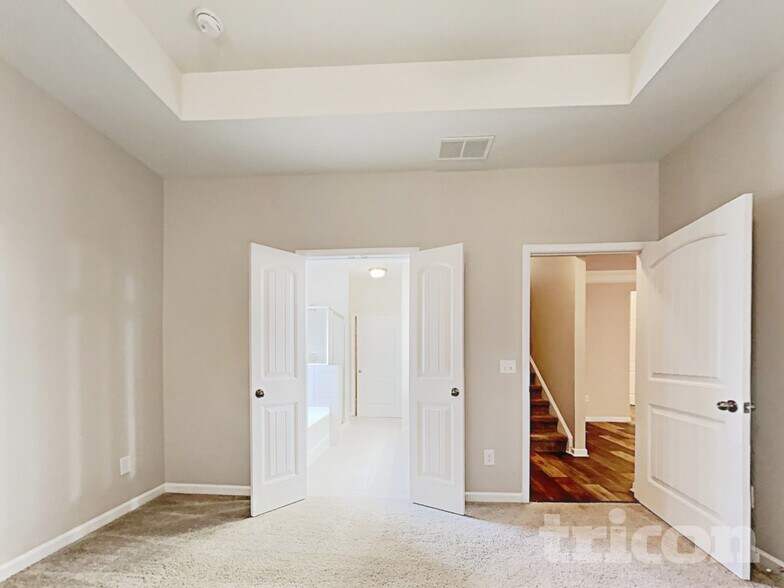 Building Photo - 7 Carrington Way