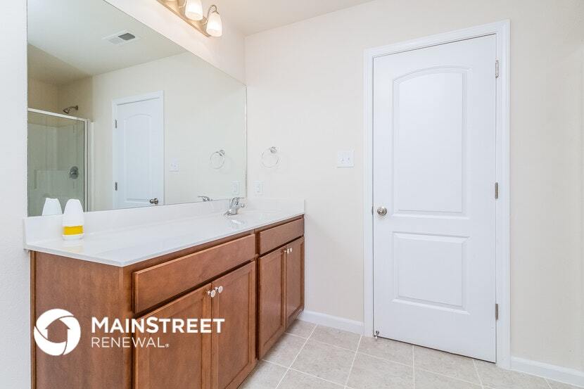 Building Photo - 3321 Marichal Dr