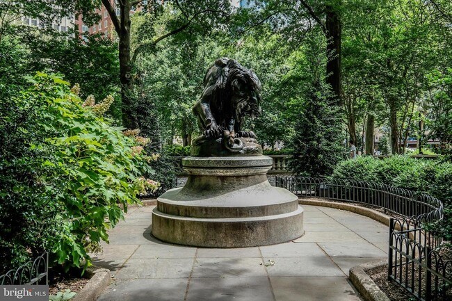 Building Photo - 204 S 17th St