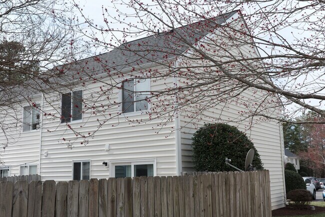 Building Photo - 9908 Whitney Cir