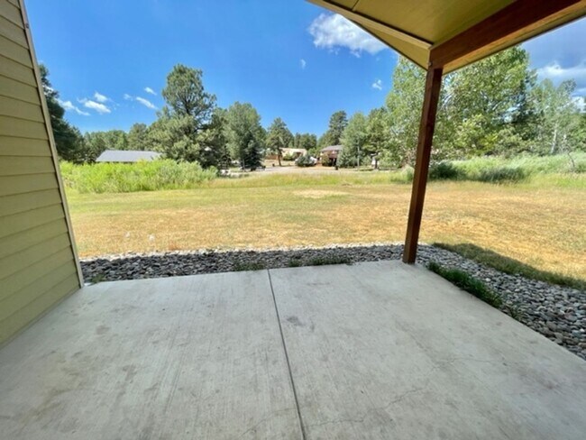 Building Photo - Beautiful 3BR/2BA Townhome Near Lake Pagosa – $2,100/month