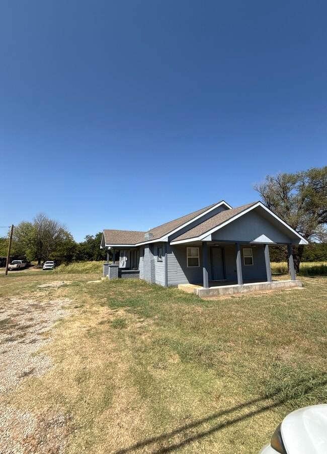 Building Photo - 1713 N Little Ave