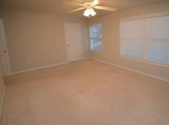 Building Photo - 226 Duncraig Dr