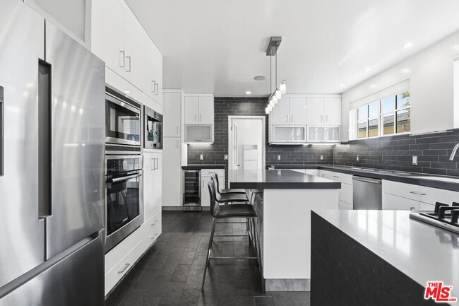 Building Photo - 432 N Genesee Ave