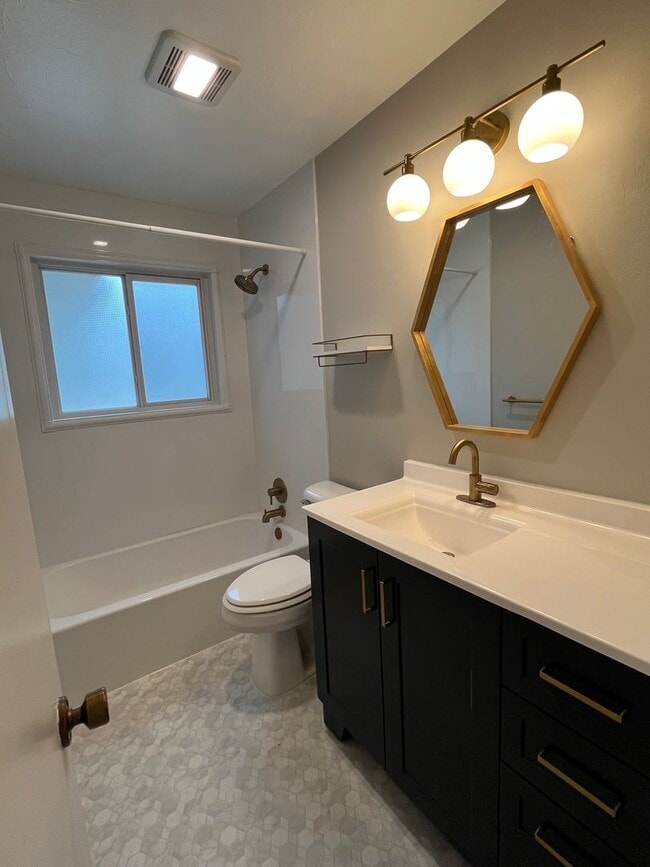 Building Photo - ~Applications Pending~3 Bed, 2 Bath Home for Rent!!