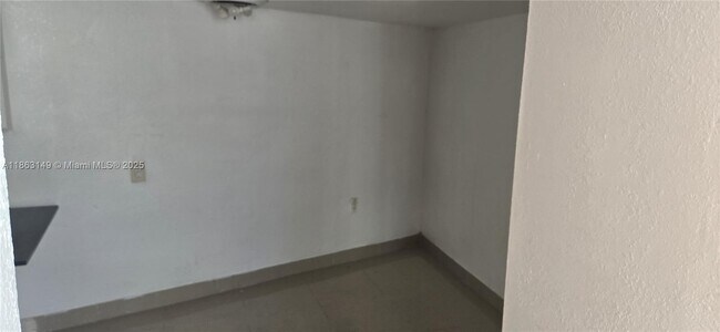 Building Photo - 1200 SW 30th Ave
