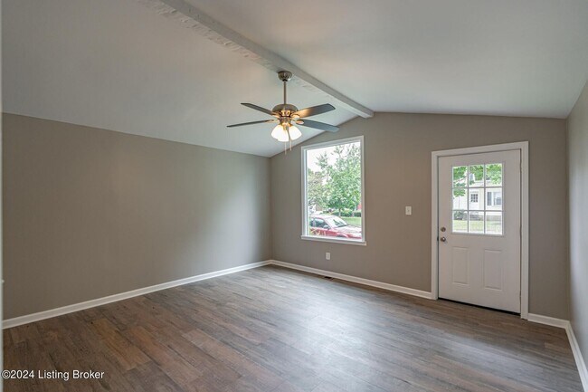 Building Photo - 1246 Schiller Ave