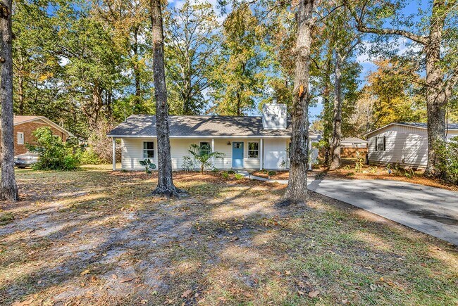 Building Photo - 2408 Causey Dr