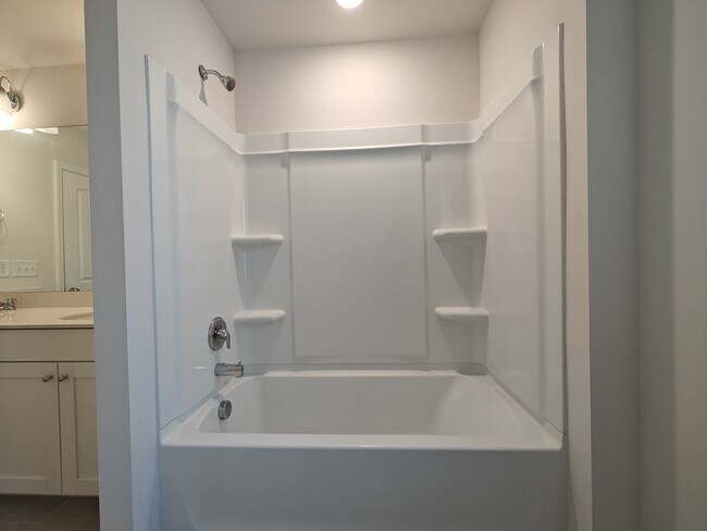 Building Photo - 756 Creekway Dr