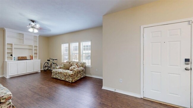 Building Photo - 609 Townplace Dr