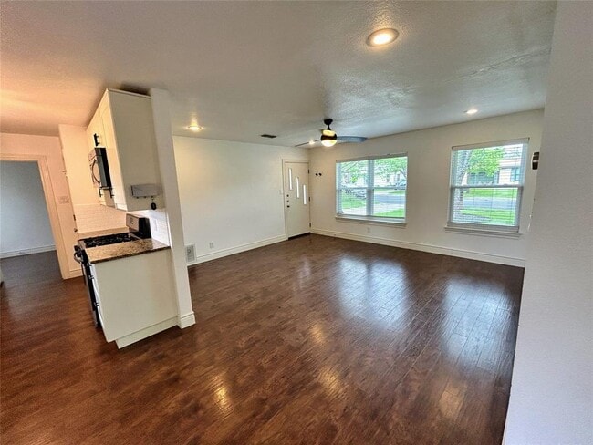 Building Photo - 6214 Haney Dr