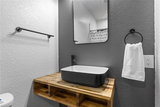 Building Photo - 430 Mt Vernon Ave