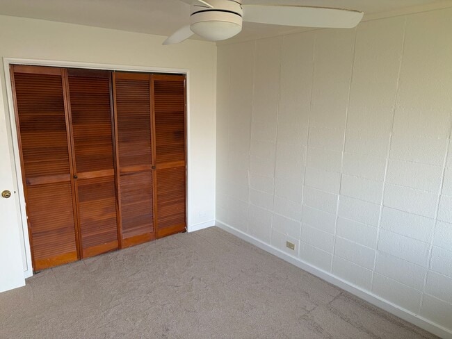 Building Photo - Waialae Gardens - 2bd/2ba/1pkg - Newly Renovated