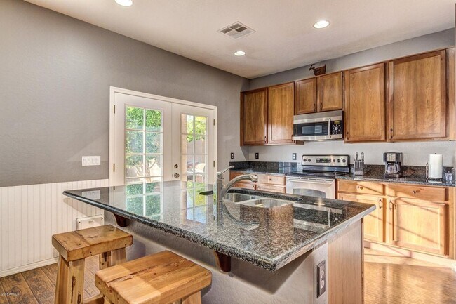 Building Photo - Gorgeous 5 Bedroom 3.5 Bath Stetson Valley...