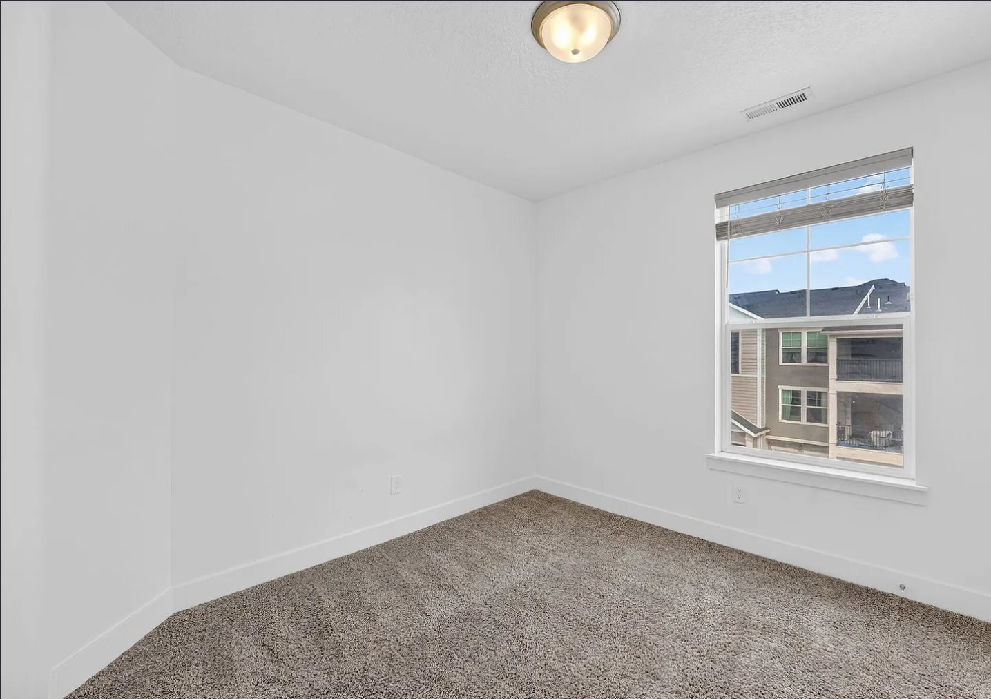 Building Photo - 1807 W Eaglewood Dr