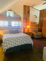 Building Photo - 11127 Tiara St