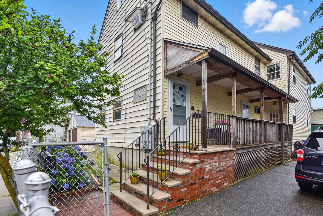 Building Photo - 12 Fenton St